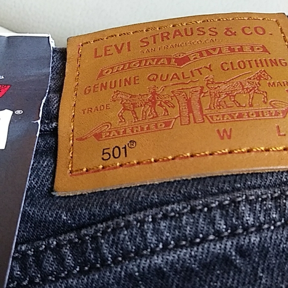 NWT. Levis 501 shorts. - Picture 5 of 17